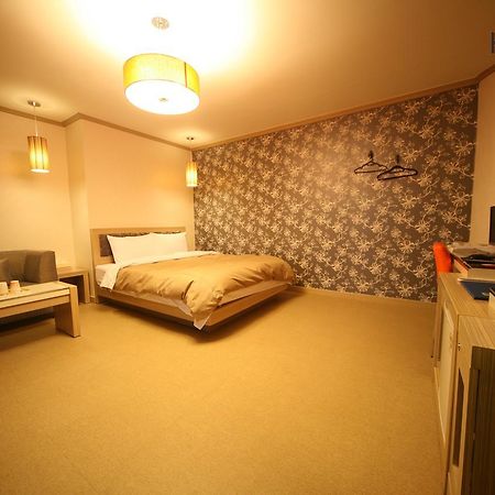 Chuncheon Myeongdong Hotel Zewnętrze zdjęcie