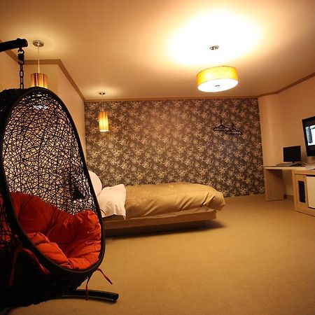 Chuncheon Myeongdong Hotel Zewnętrze zdjęcie