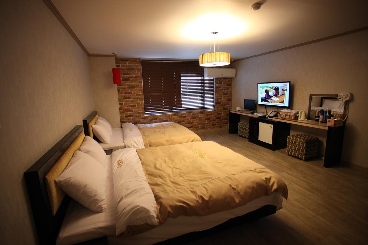 Chuncheon Myeongdong Hotel Zewnętrze zdjęcie