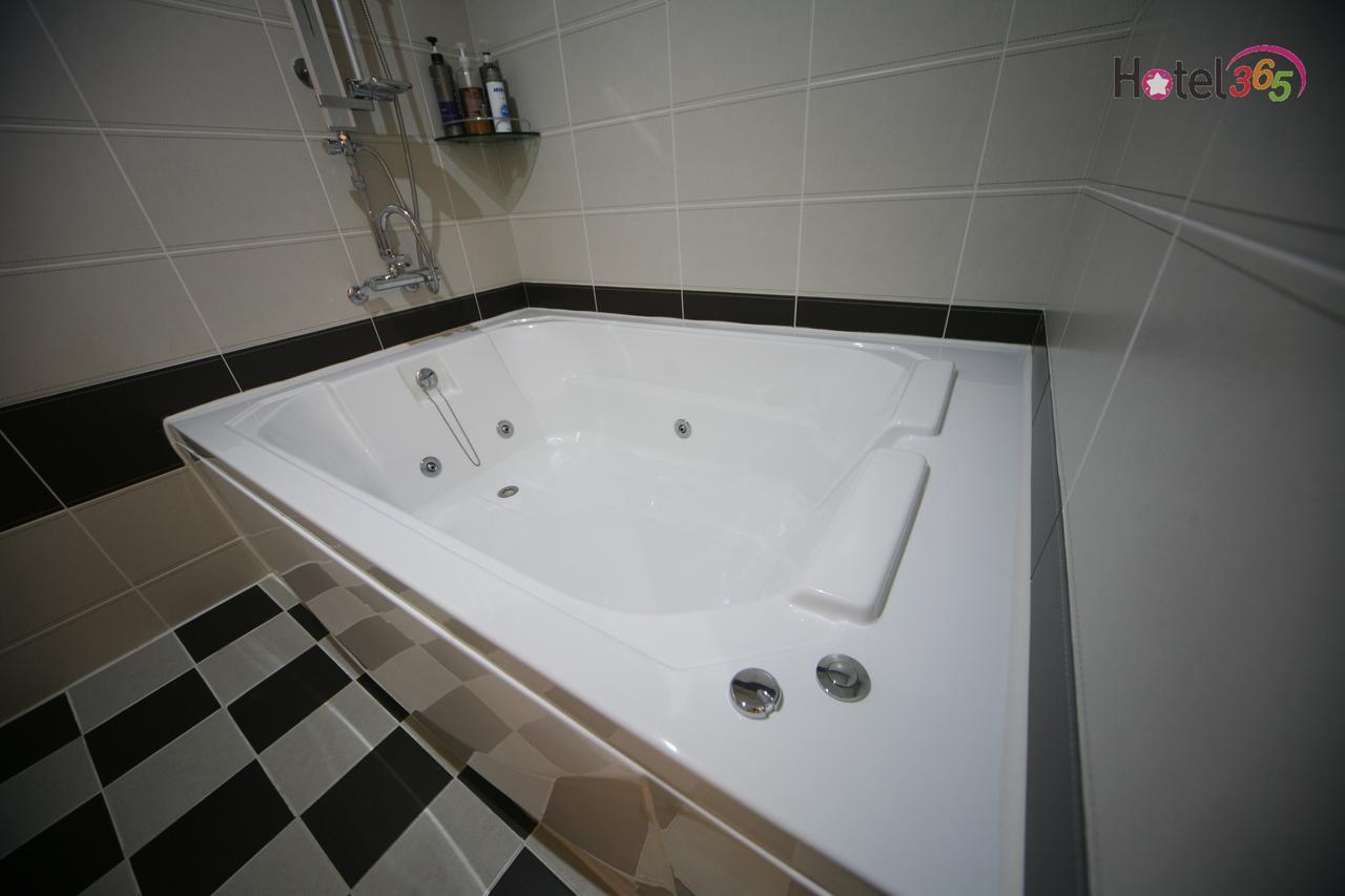 Chuncheon Myeongdong Hotel Zewnętrze zdjęcie