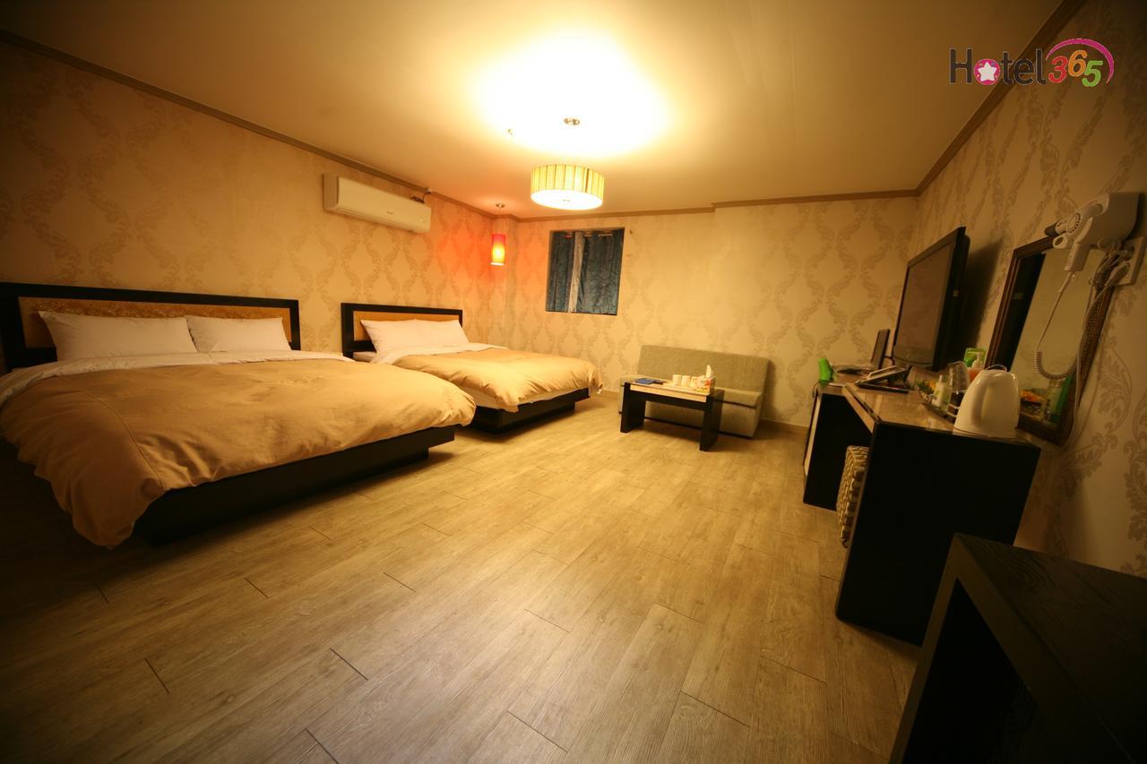Chuncheon Myeongdong Hotel Zewnętrze zdjęcie