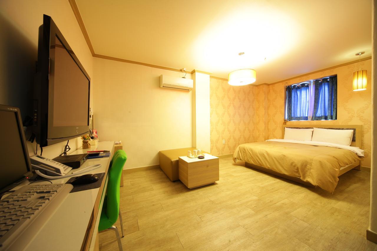 Chuncheon Myeongdong Hotel Zewnętrze zdjęcie
