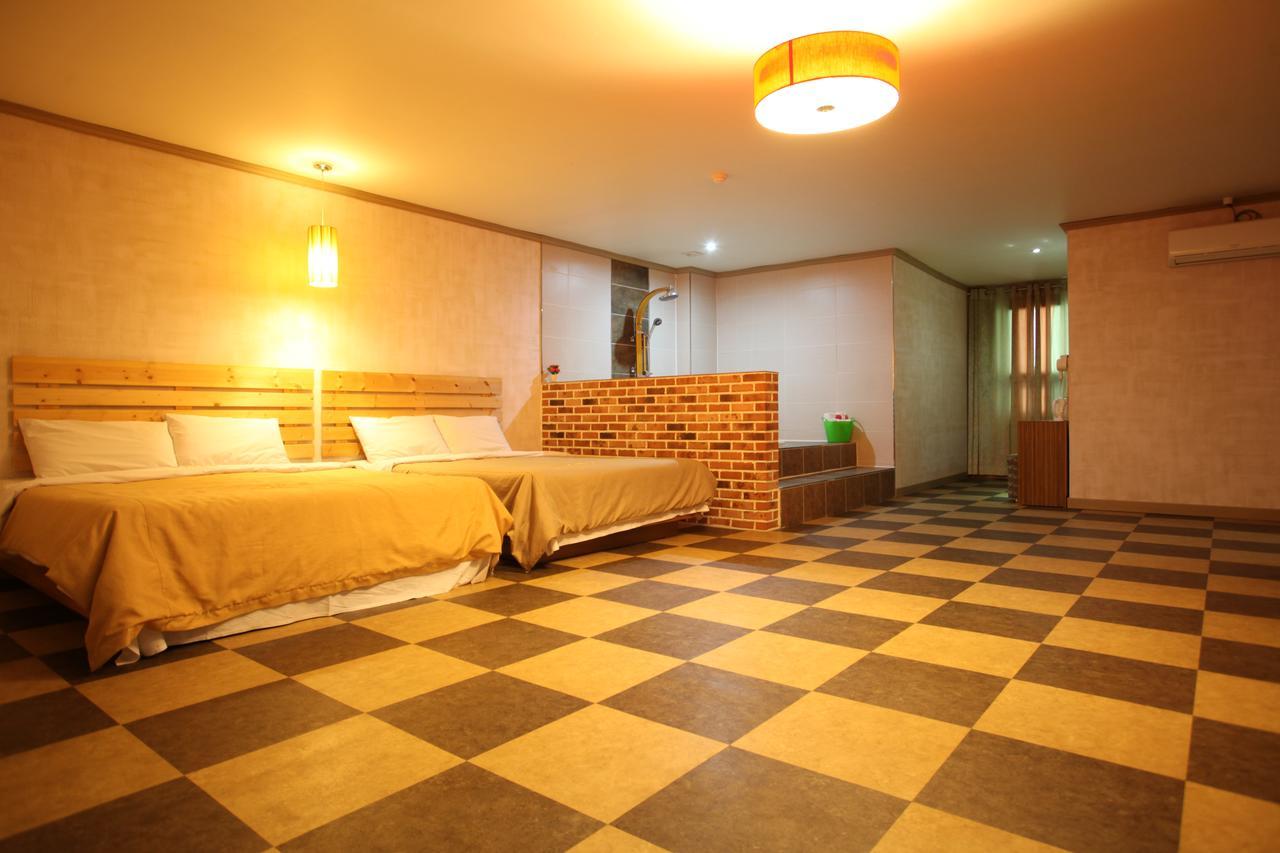 Chuncheon Myeongdong Hotel Zewnętrze zdjęcie